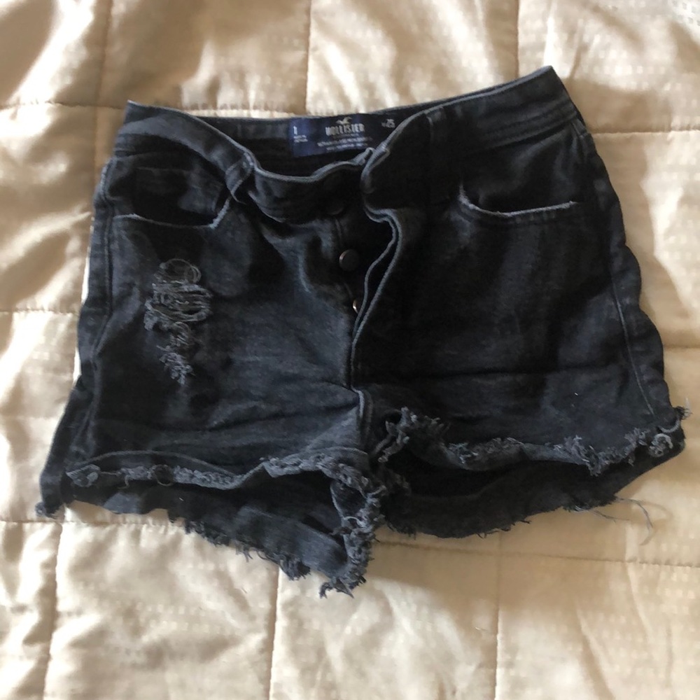 Hollister Ultra High-Rise Mom Short 3” BLACK